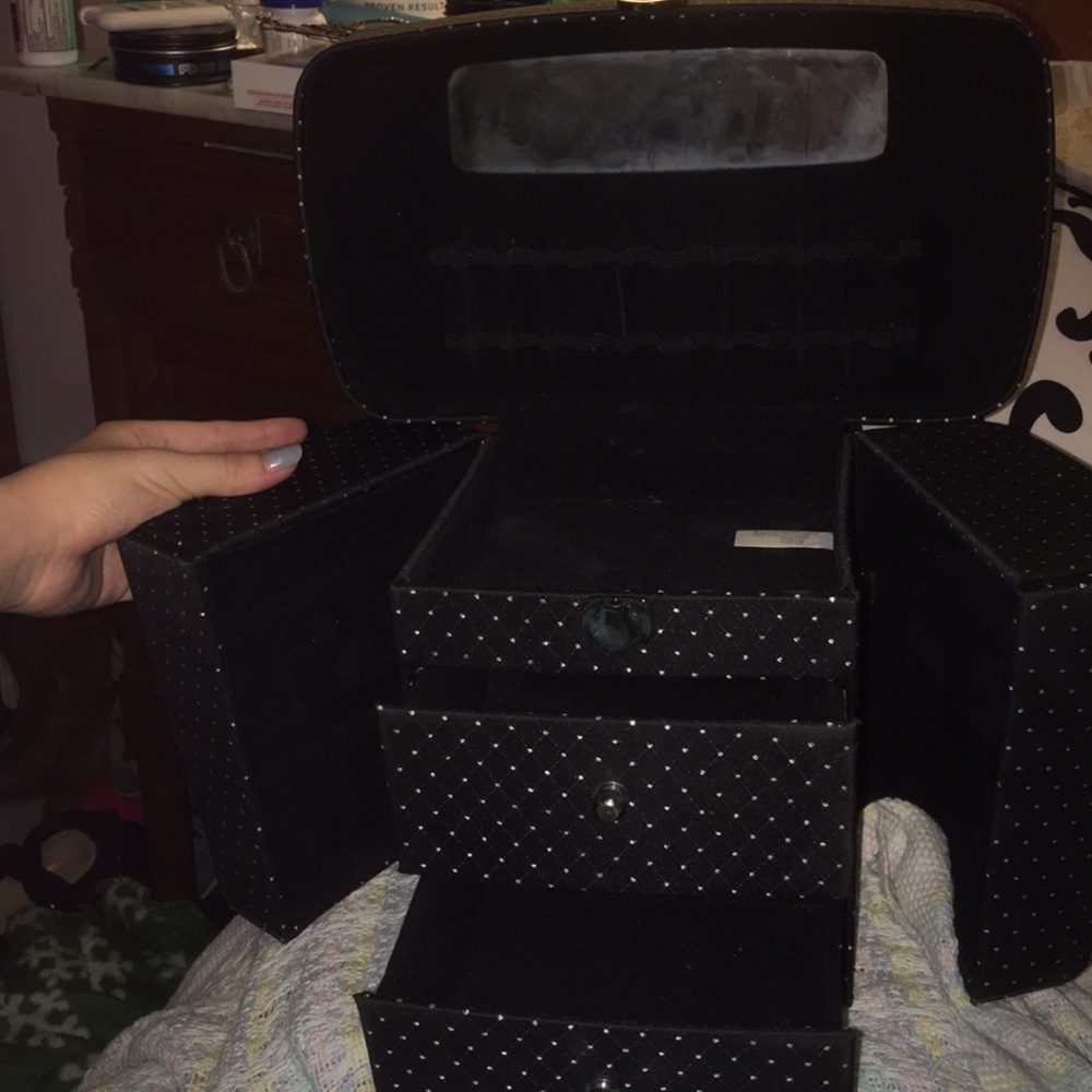 Makeup box - Picture 2 of 6